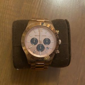 Michael kors rose gold watch